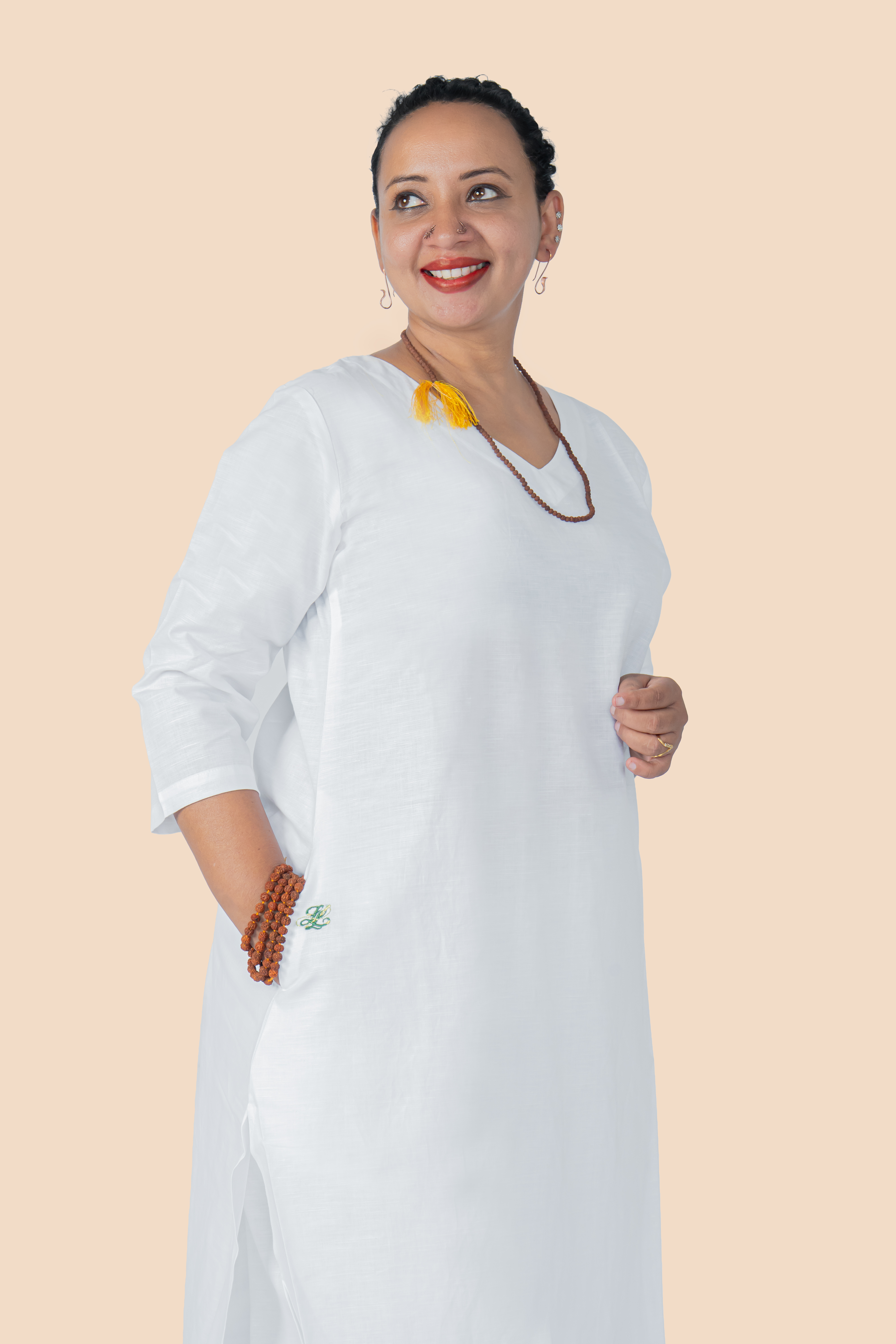 Linen Co-ord Set – White, neckline detail